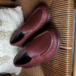 SAS Twin, slip on loafers, size 8W NWOT